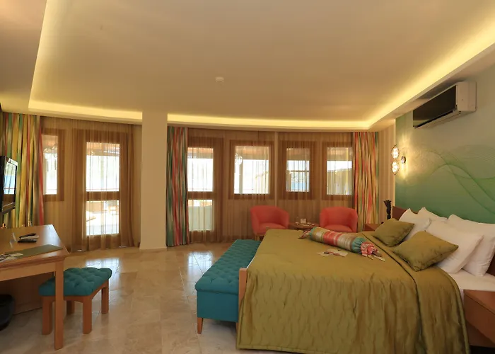 酒店 Loryma Luxury