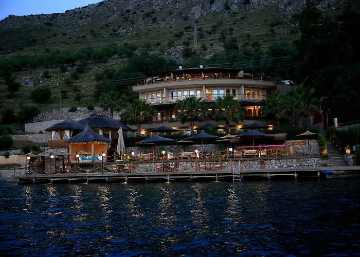 酒店 Loryma Luxury 3*