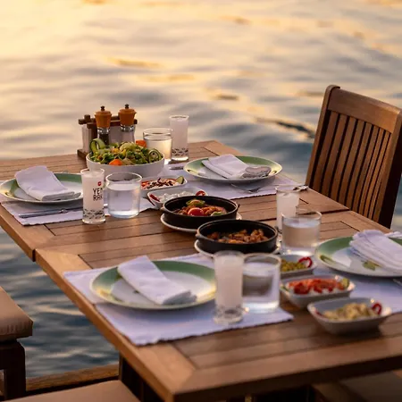 Hotel Loryma Luxury 3*