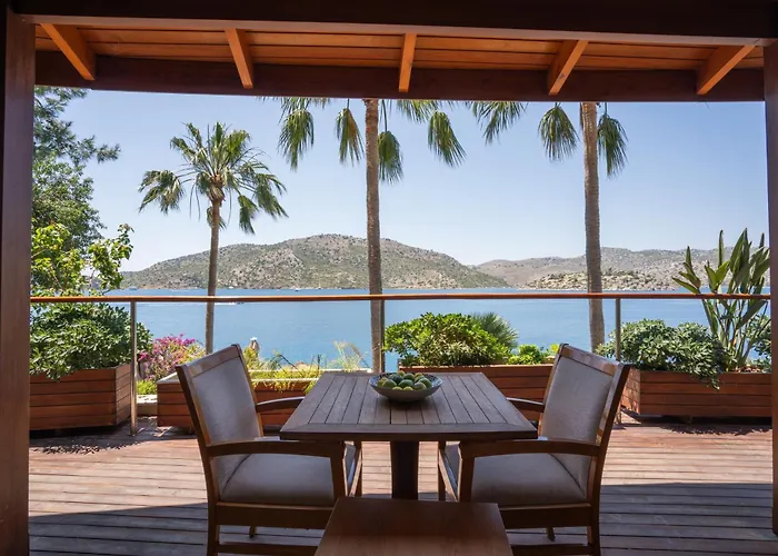 Hotel Loryma Luxury 3*