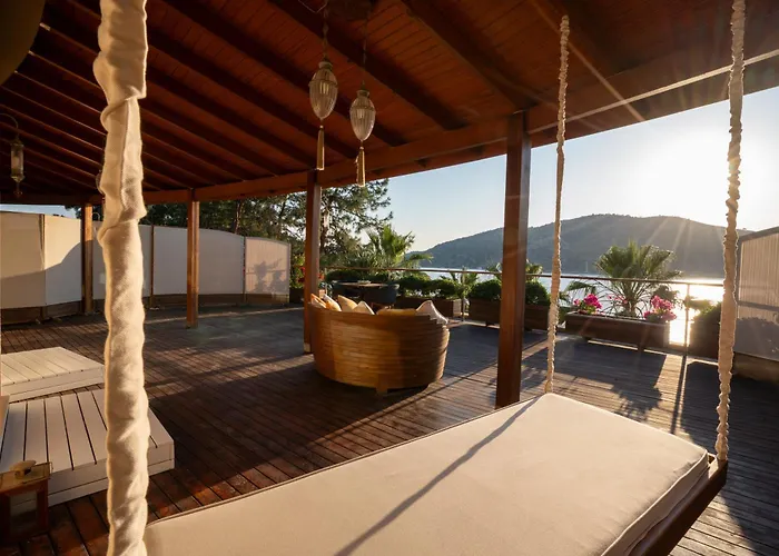 Hotel Loryma Luxury 3*